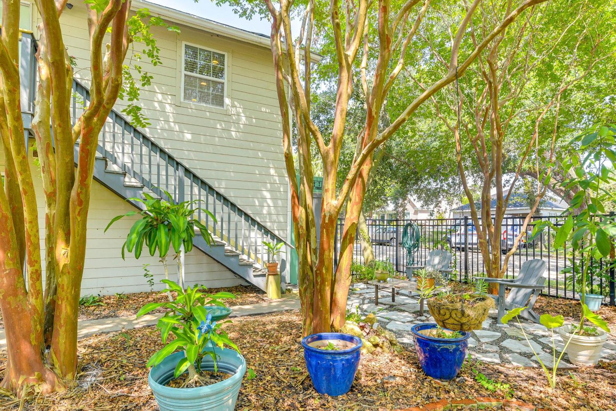 Cozy Galveston Apartment With Private Beach Pass! Exteriör bild