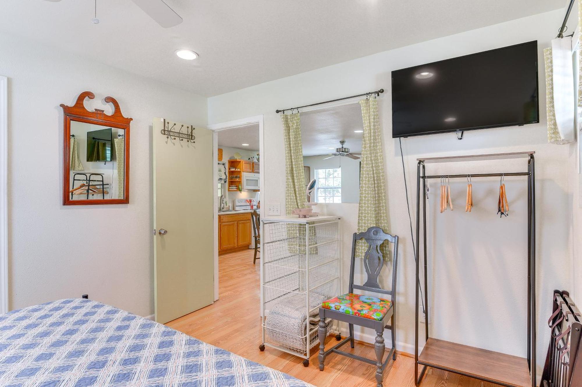Cozy Galveston Apartment With Private Beach Pass! Exteriör bild