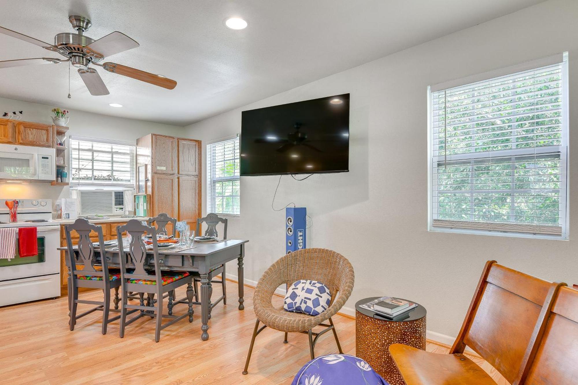 Cozy Galveston Apartment With Private Beach Pass! Exteriör bild