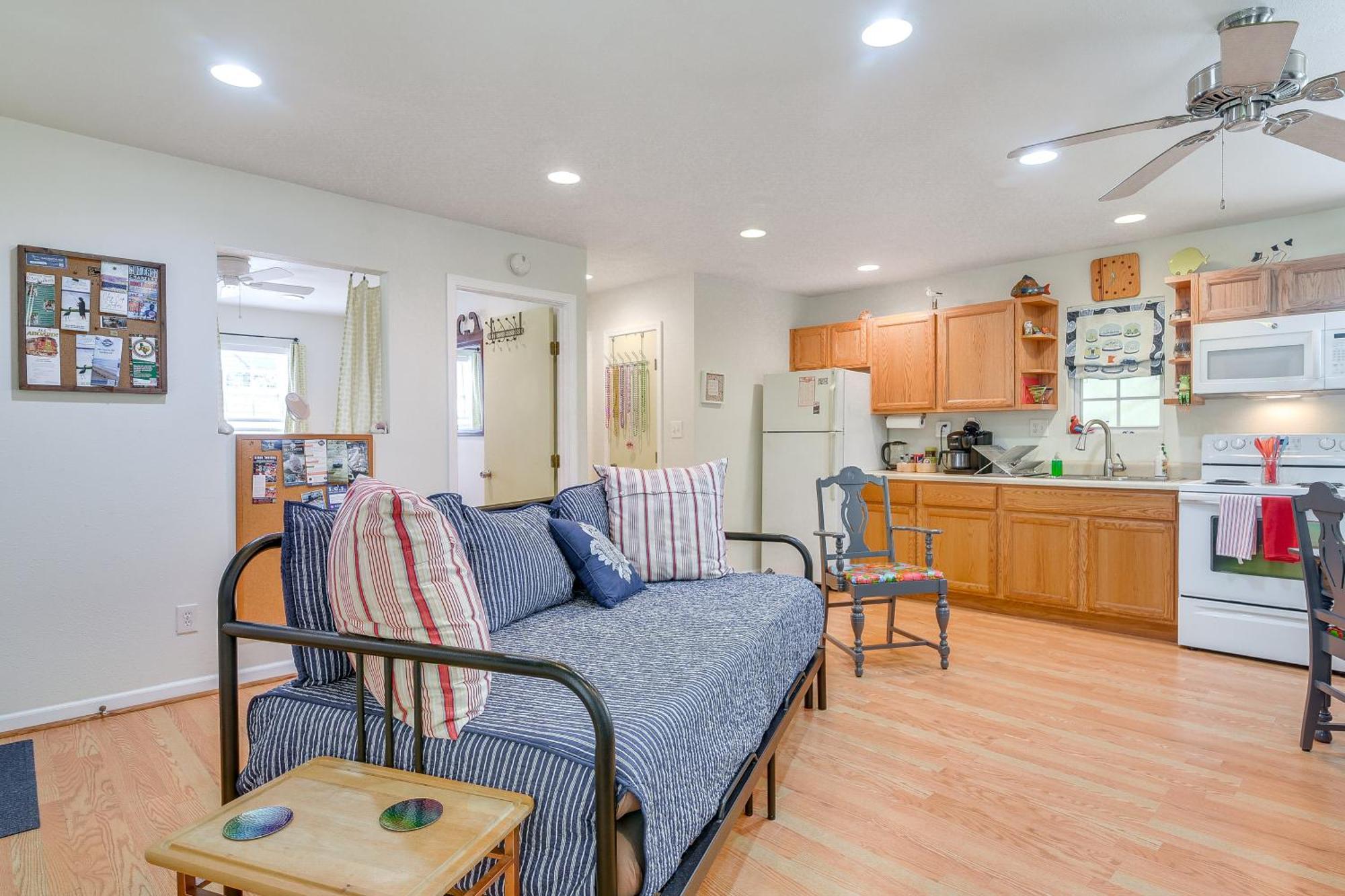 Cozy Galveston Apartment With Private Beach Pass! Exteriör bild